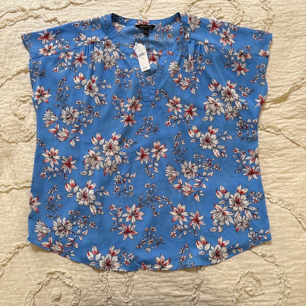 NWT WOMENS BANANA REPUBLIC FLORAL BLOUSE
XL